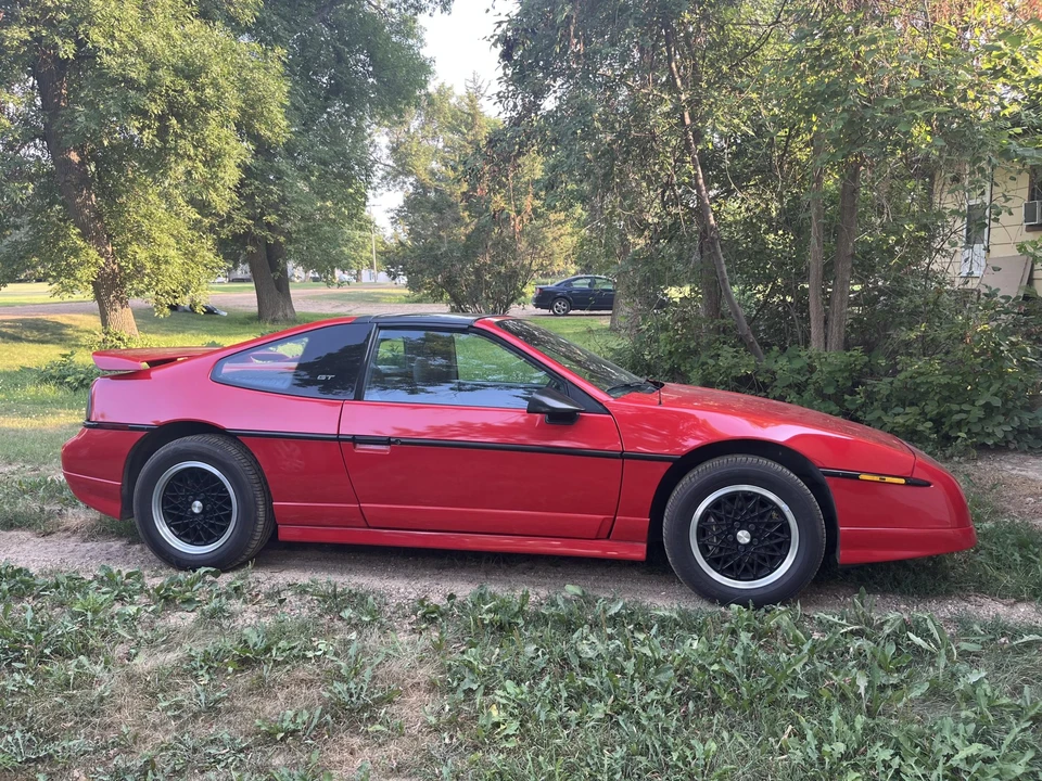 1988 Pontiac Fiero GT - Image 12 of 31