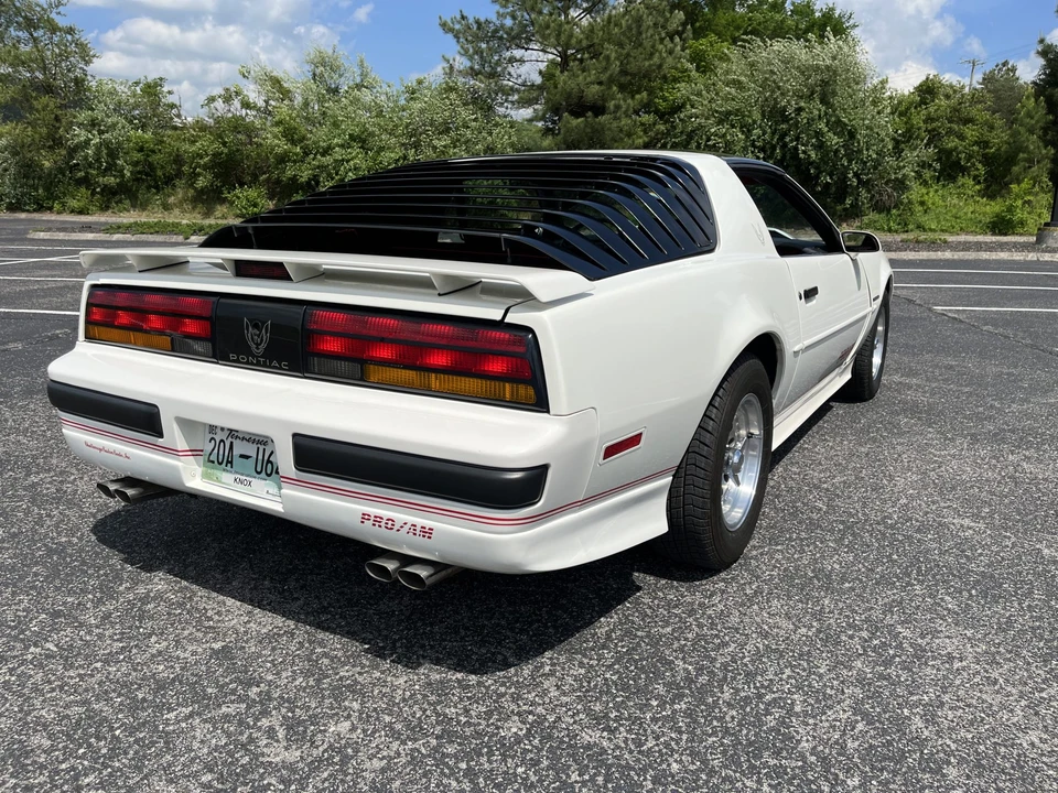 1988 Pontiac Firebird 3rd Gen - Image 8 of 31