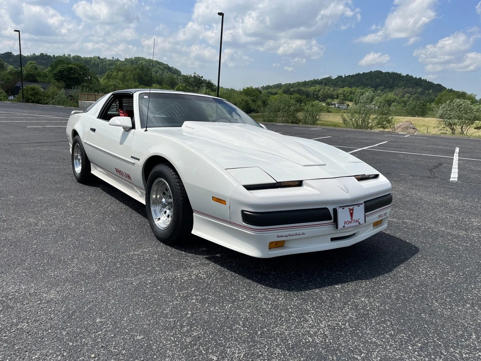 1988 Pontiac Firebird 3rd Gen - Image 5 of 31