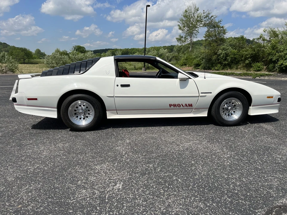 1988 Pontiac Firebird 3rd Gen - Image 7 of 31