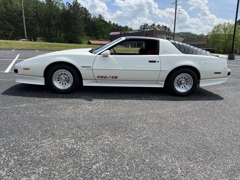 1988 Pontiac Firebird 3rd Gen - Image 11 of 31