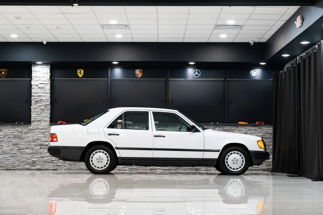 1989 Mercedes-Benz W124 E-Class - Image 30 of 31
