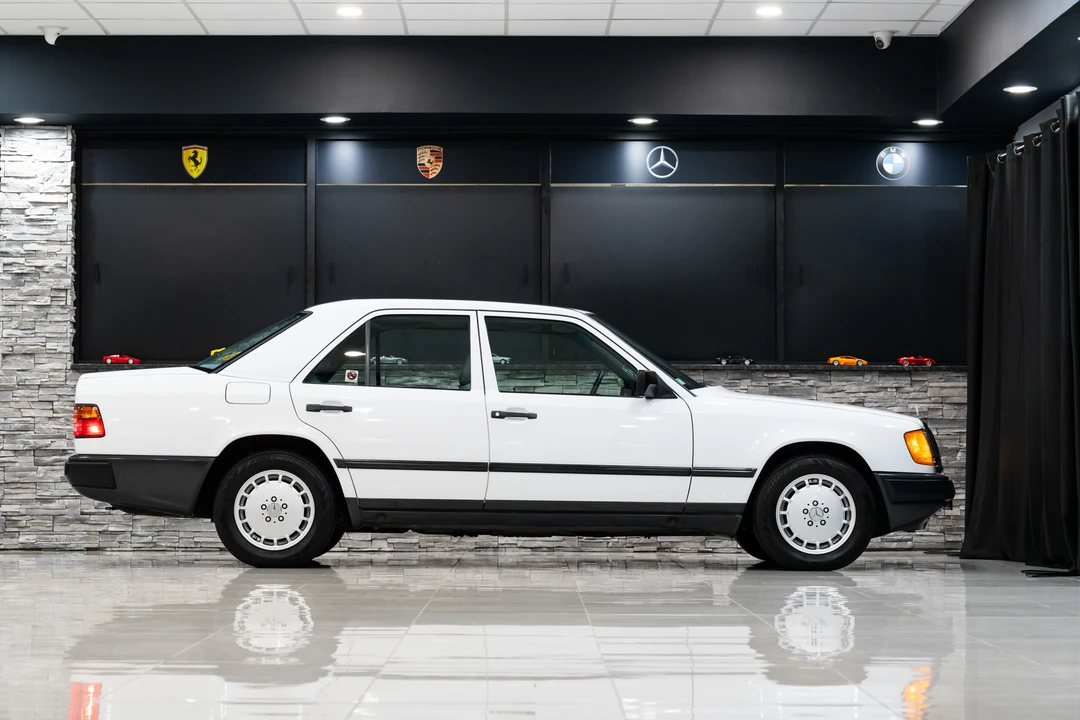 1989 Mercedes-Benz W124 E-Class - Image 31 of 31