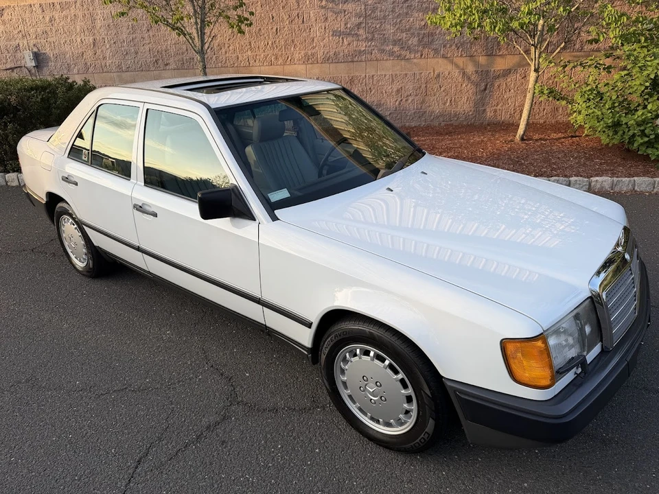 1989 Mercedes-Benz W124 E-Class - Image 21 of 31