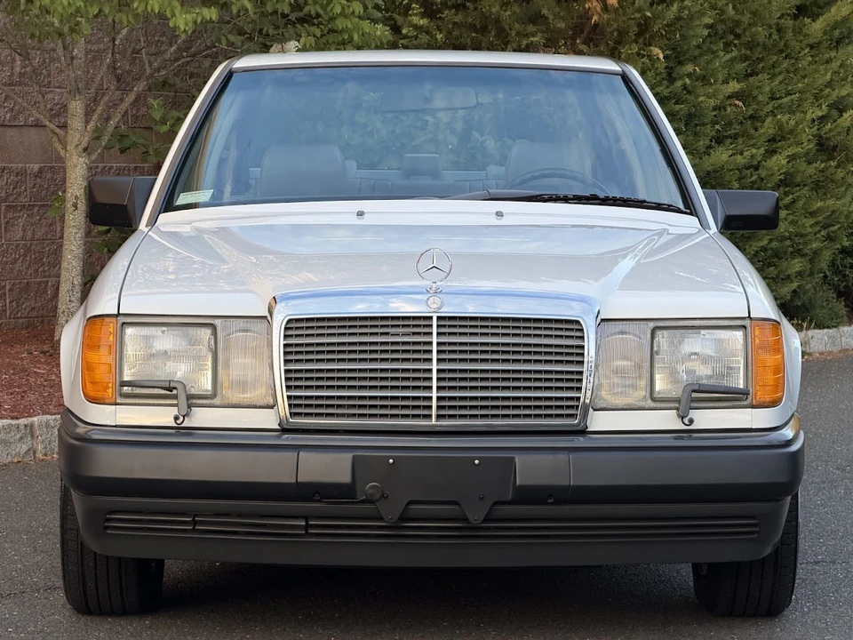 1989 Mercedes-Benz W124 E-Class - Image 4 of 31