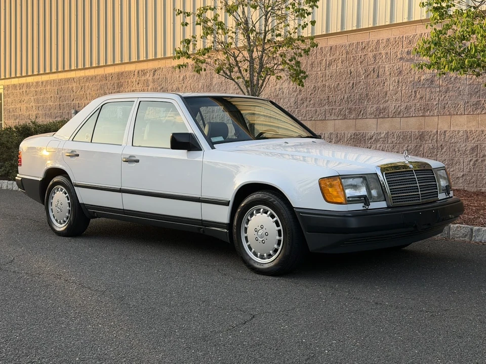 1989 Mercedes-Benz W124 E-Class - Image 7 of 31
