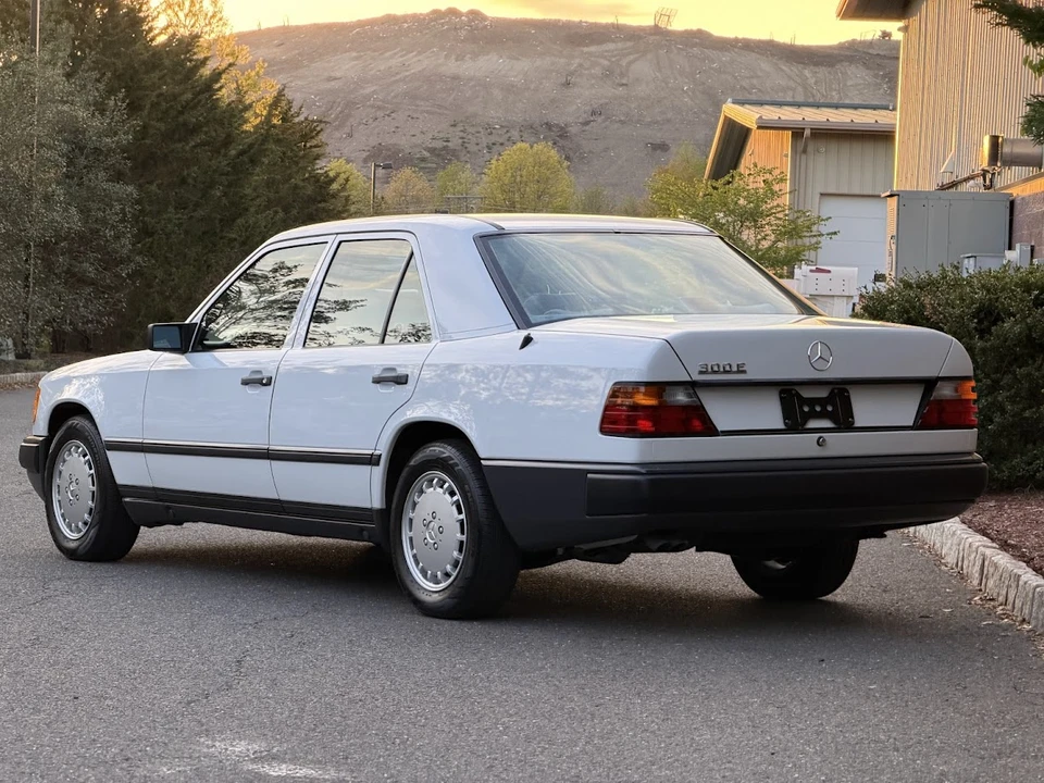 1989 Mercedes-Benz W124 E-Class - Image 14 of 31