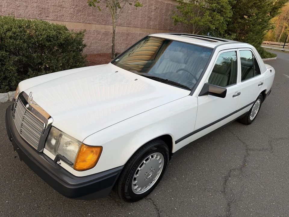 1989 Mercedes-Benz W124 E-Class - Image 16 of 31