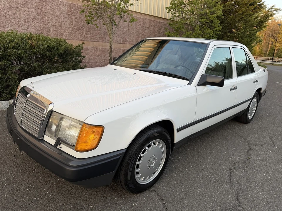 1989 Mercedes-Benz W124 E-Class - Image 15 of 31