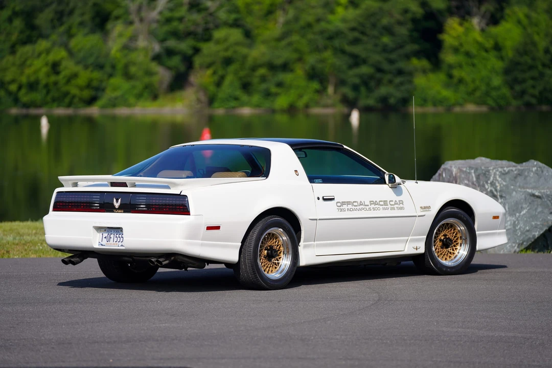 1989 Pontiac Firebird Trans Am 3rd Gen - Image 11 of 31
