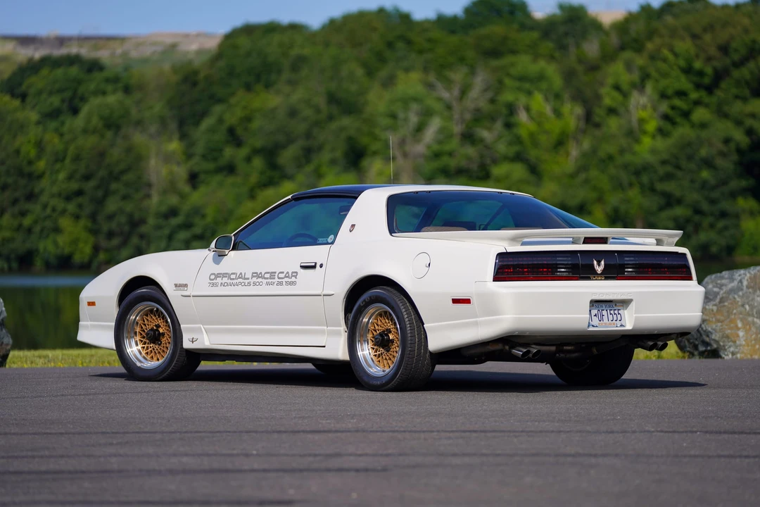 1989 Pontiac Firebird Trans Am 3rd Gen - Image 15 of 31