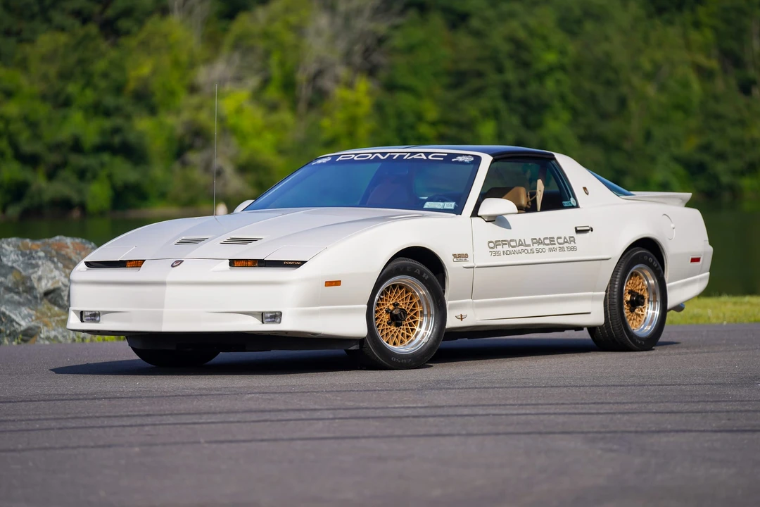 1989 Pontiac Firebird Trans Am 3rd Gen - Image 3 of 31