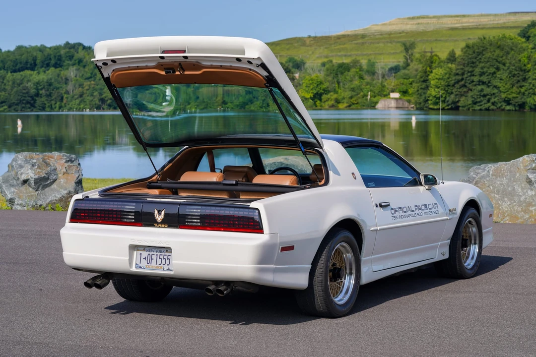 1989 Pontiac Firebird Trans Am 3rd Gen - Image 19 of 31