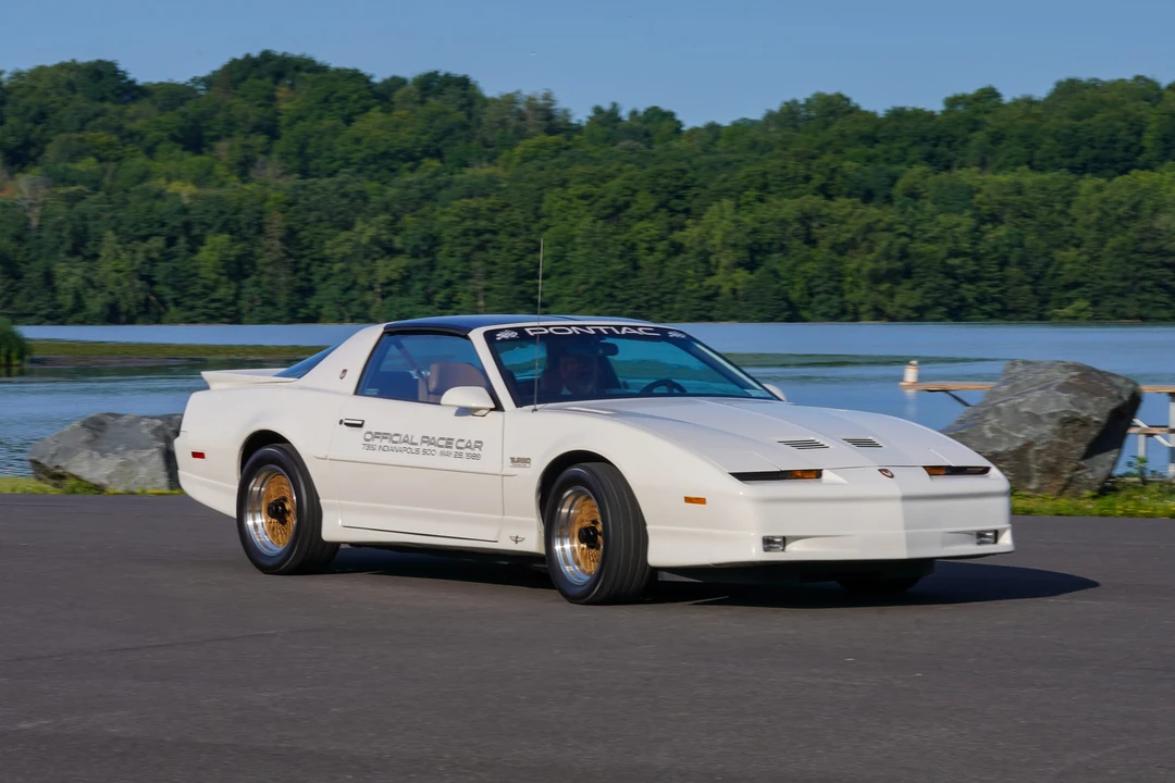 1989 Pontiac Firebird Trans Am 3rd Gen - Image 9 of 31