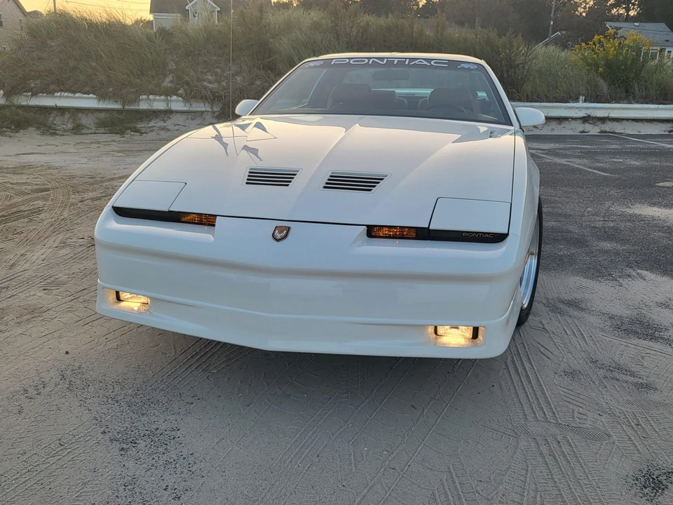 1989 Pontiac Firebird Trans Am 3rd Gen - Image 4 of 31