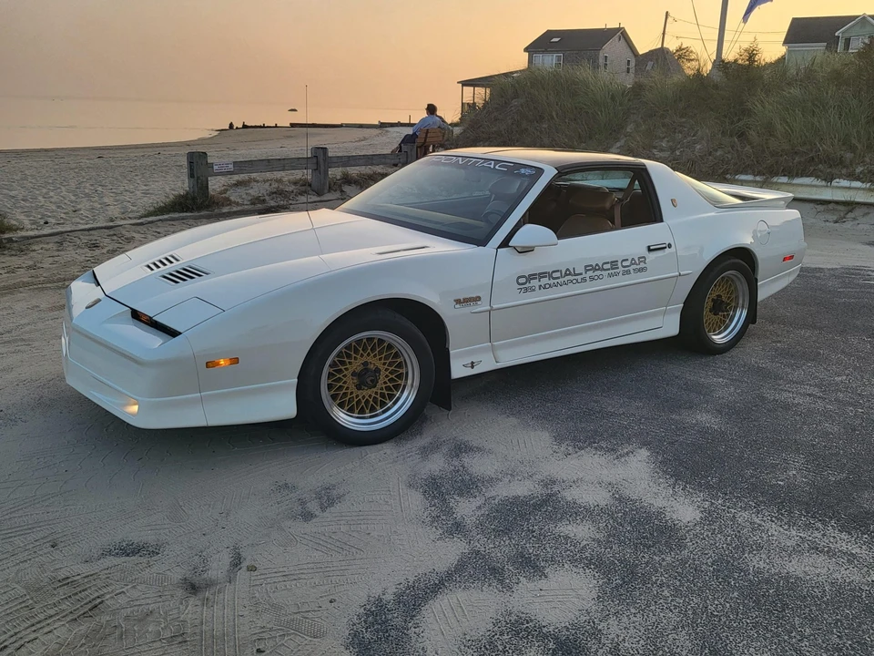 1989 Pontiac Firebird Trans Am 3rd Gen - Image 15 of 31