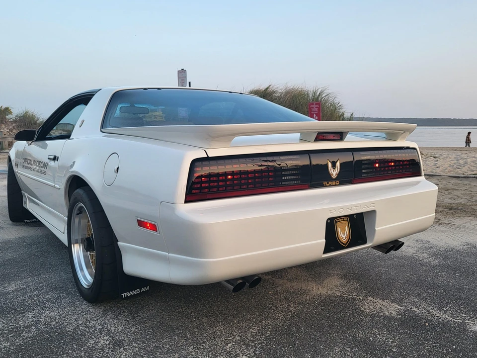 1989 Pontiac Firebird Trans Am 3rd Gen - Image 13 of 31
