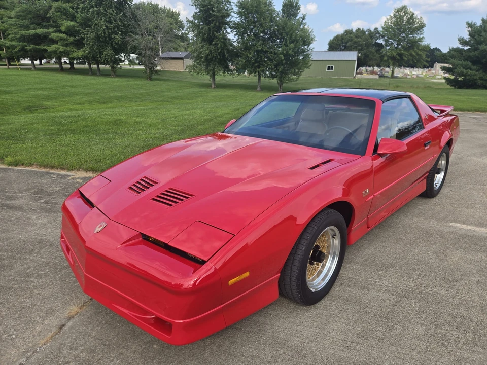 1989 Pontiac Firebird Trans Am 3rd Gen - Image 15 of 31