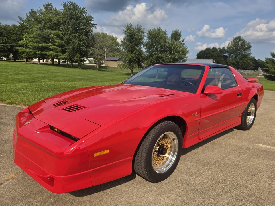 1989 Pontiac Firebird Trans Am 3rd Gen - Image 10 of 31