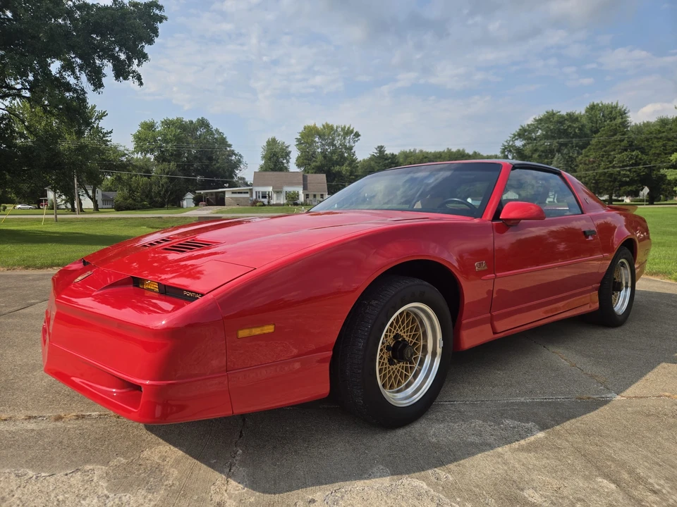 1989 Pontiac Firebird Trans Am 3rd Gen - Image 2 of 31