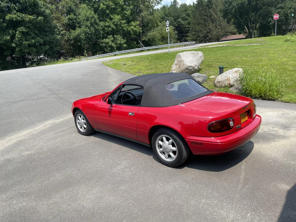 1990 Mazda NA MX-5 Miata - Image 16 of 31