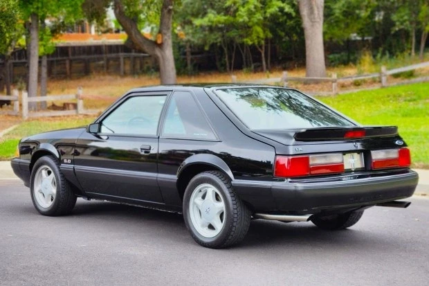 1991 Ford Mustang 3rd Gen - Image 2 of 8