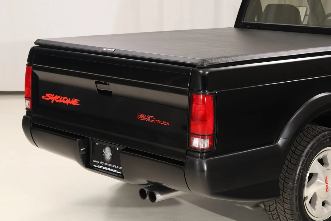 1991 GMC Syclone - Image 29 of 31