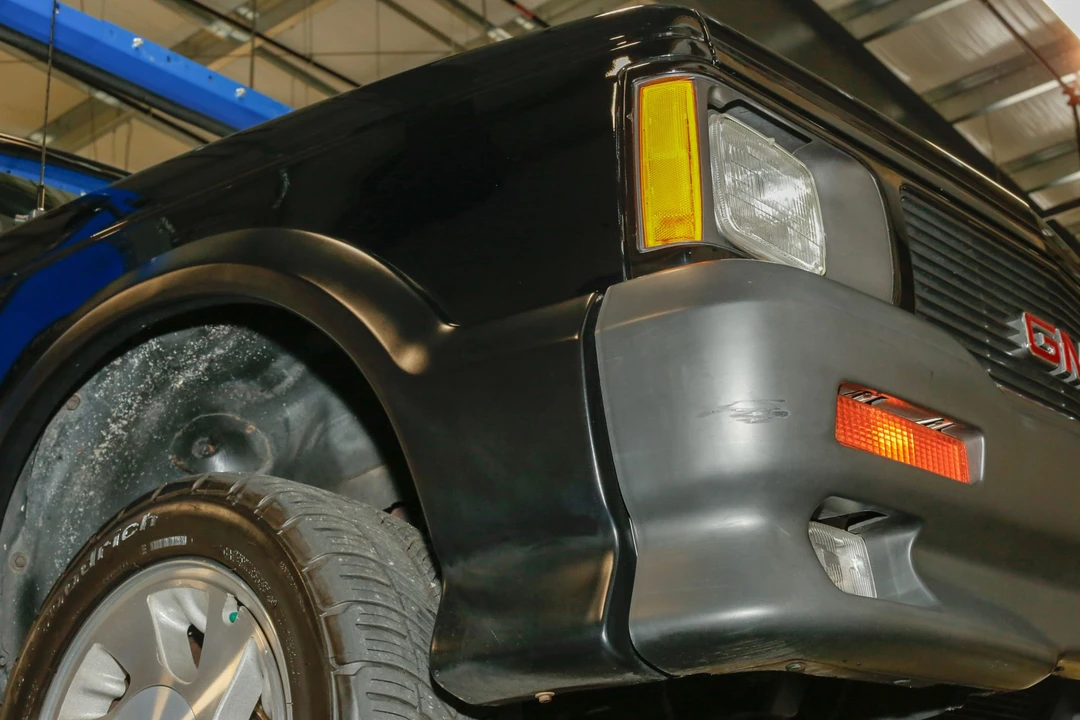 1991 GMC Syclone - Image 30 of 31