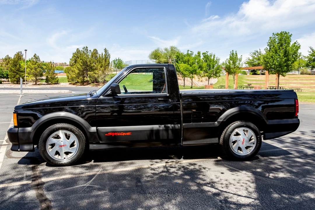 1991 GMC Syclone - Image 3 of 31