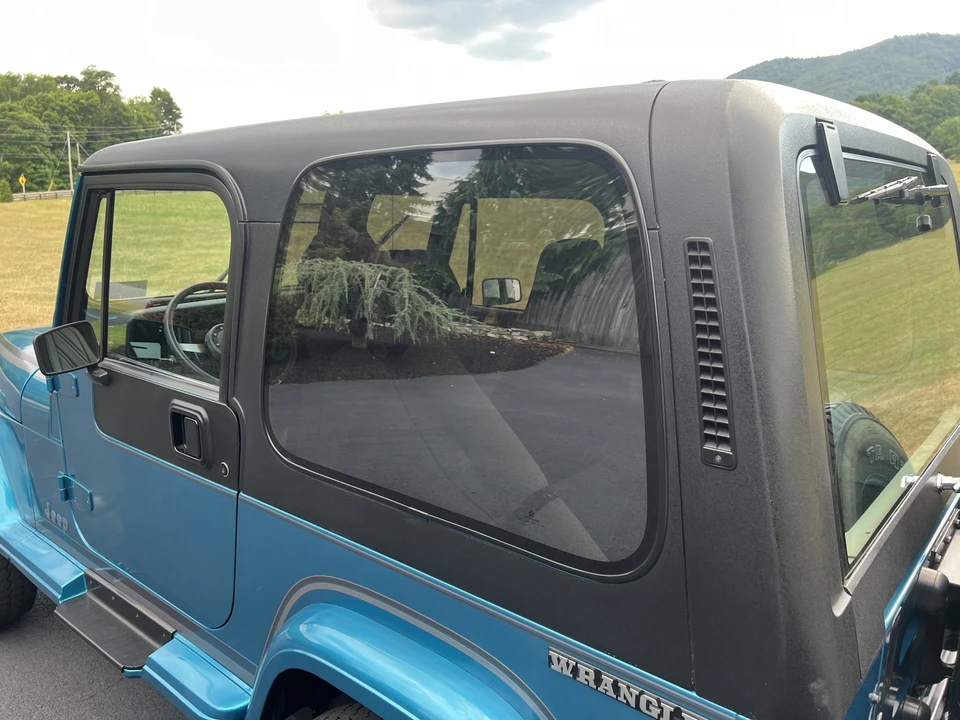 1991 Jeep YJ Wrangler - Image 26 of 31