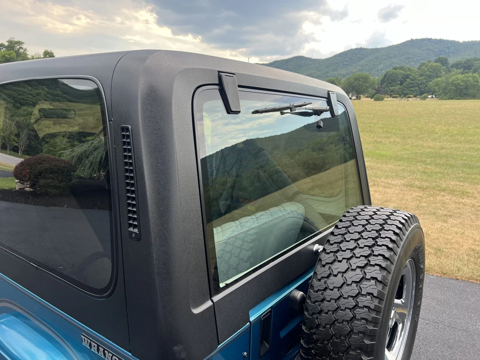 1991 Jeep YJ Wrangler - Image 25 of 31