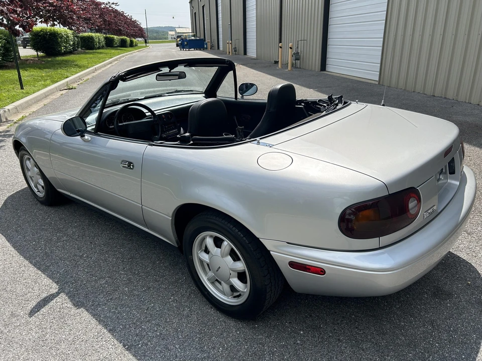 1991 Mazda NA MX-5 Miata - Image 17 of 31