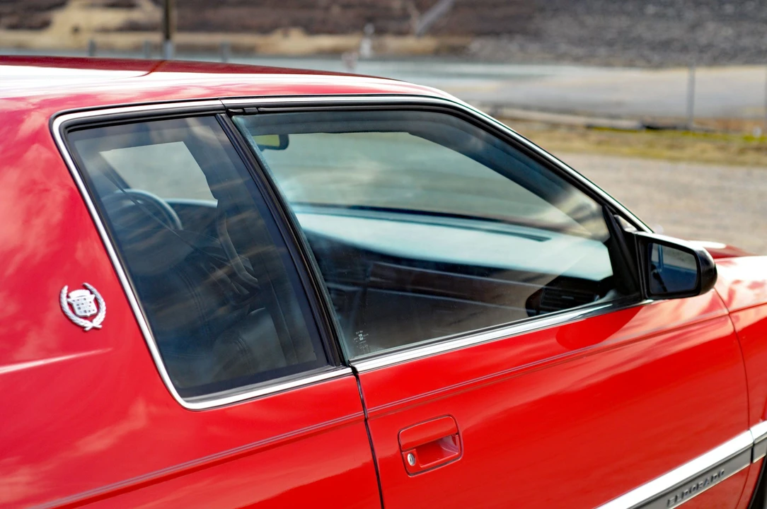 1992 Cadillac Eldorado 12th Gen - Image 24 of 31