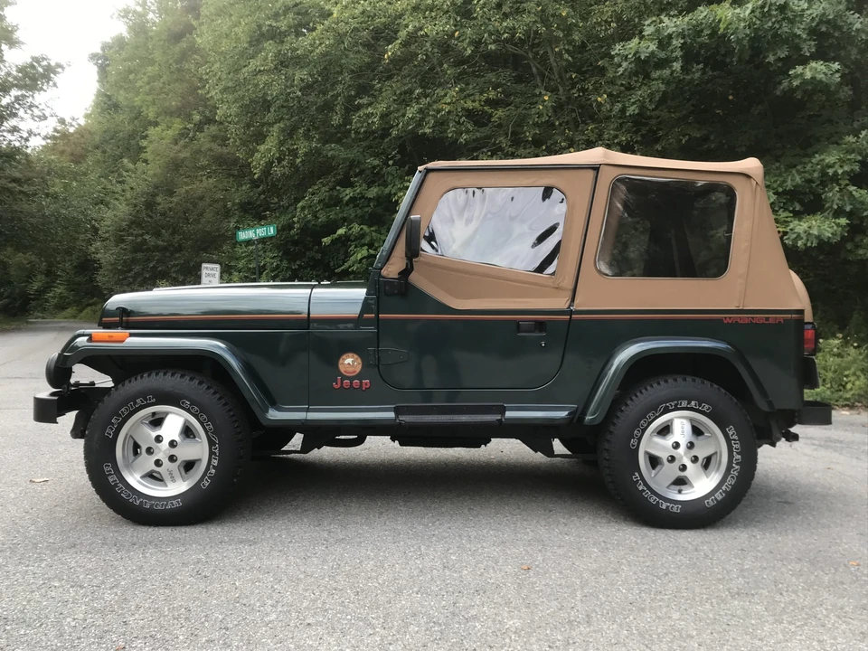 1993 Jeep YJ Wrangler - Image 12 of 31