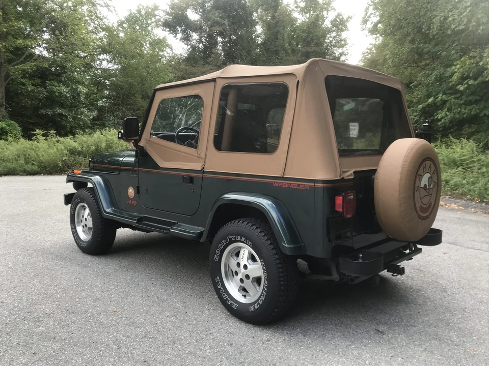 1993 Jeep YJ Wrangler - Image 14 of 31