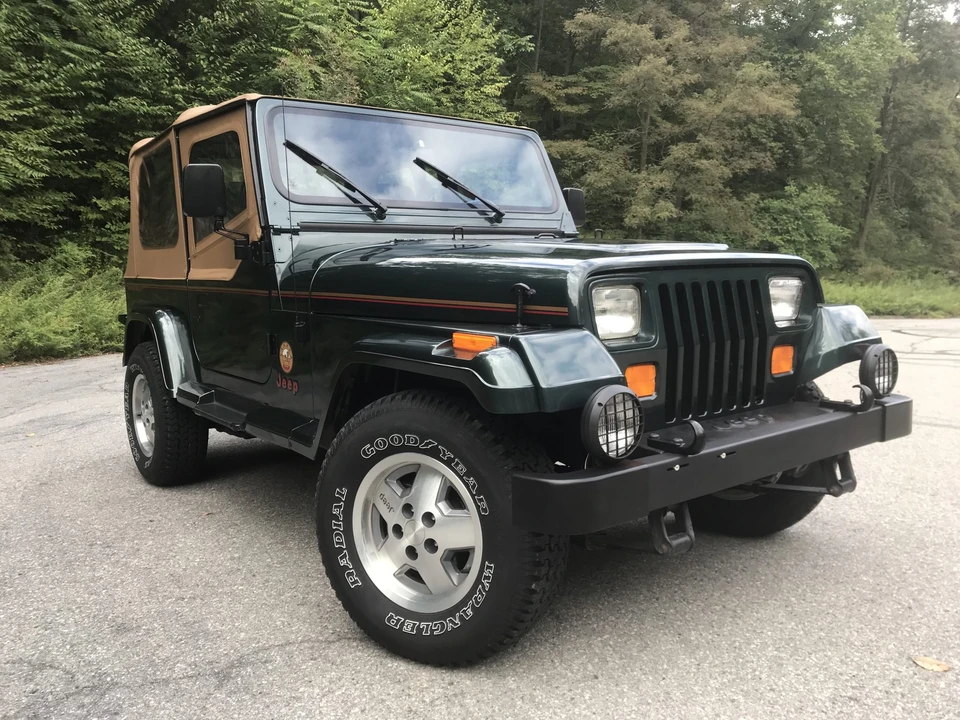 1993 Jeep YJ Wrangler - Image 21 of 31