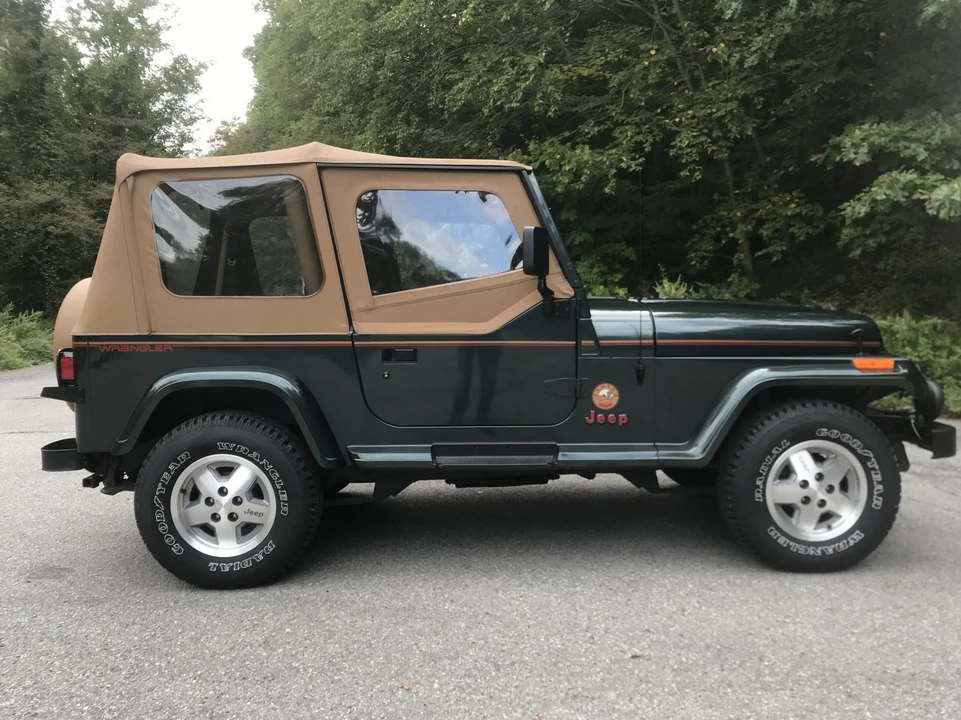 1993 Jeep YJ Wrangler - Image 19 of 31