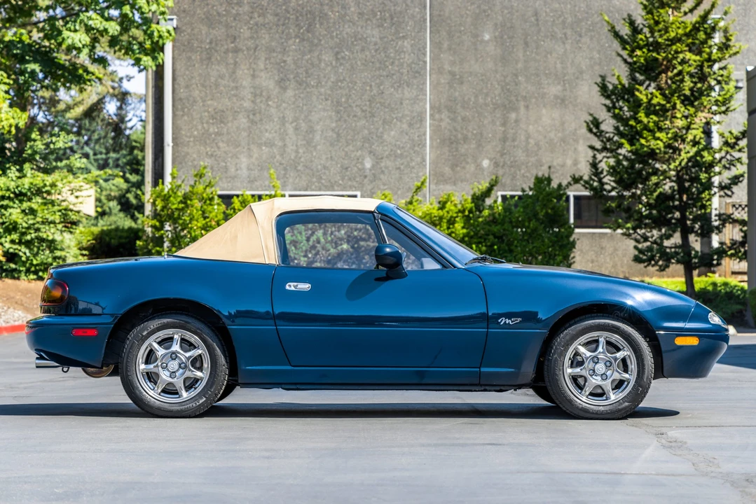 1994 Mazda NA MX-5 Miata - Image 7 of 31