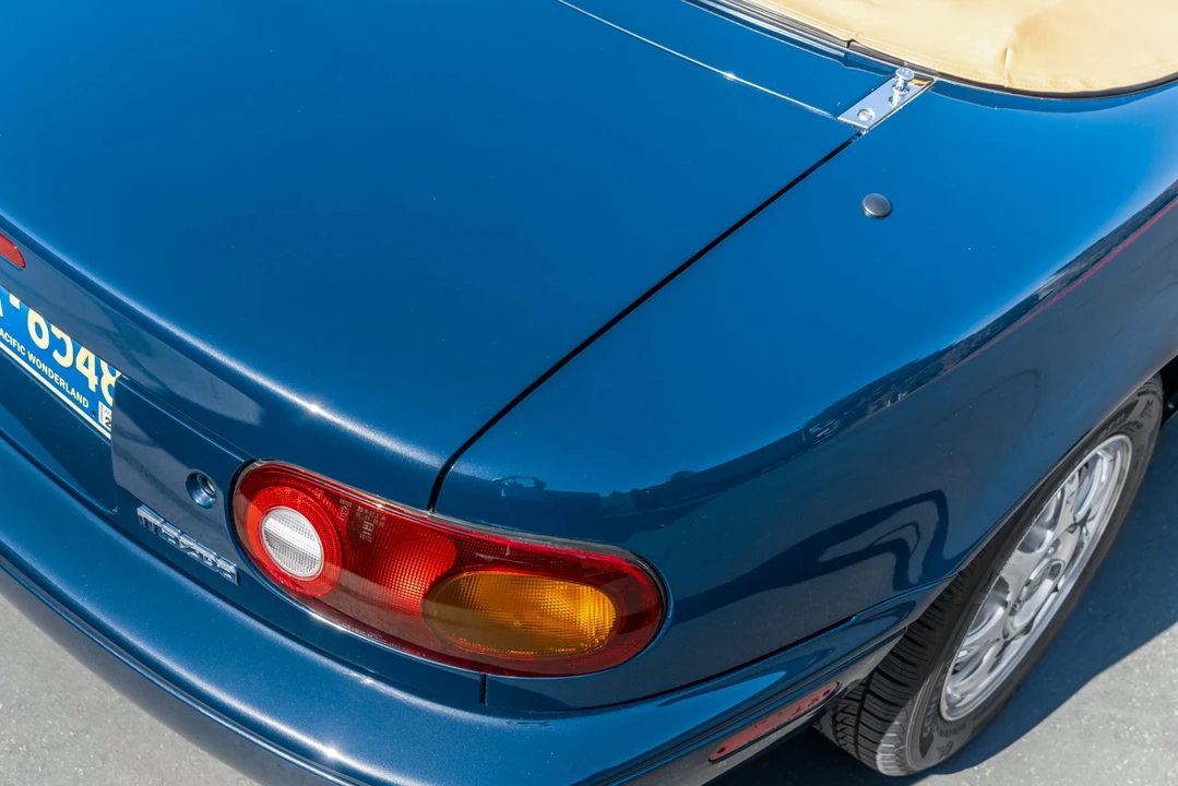 1994 Mazda NA MX-5 Miata - Image 27 of 31