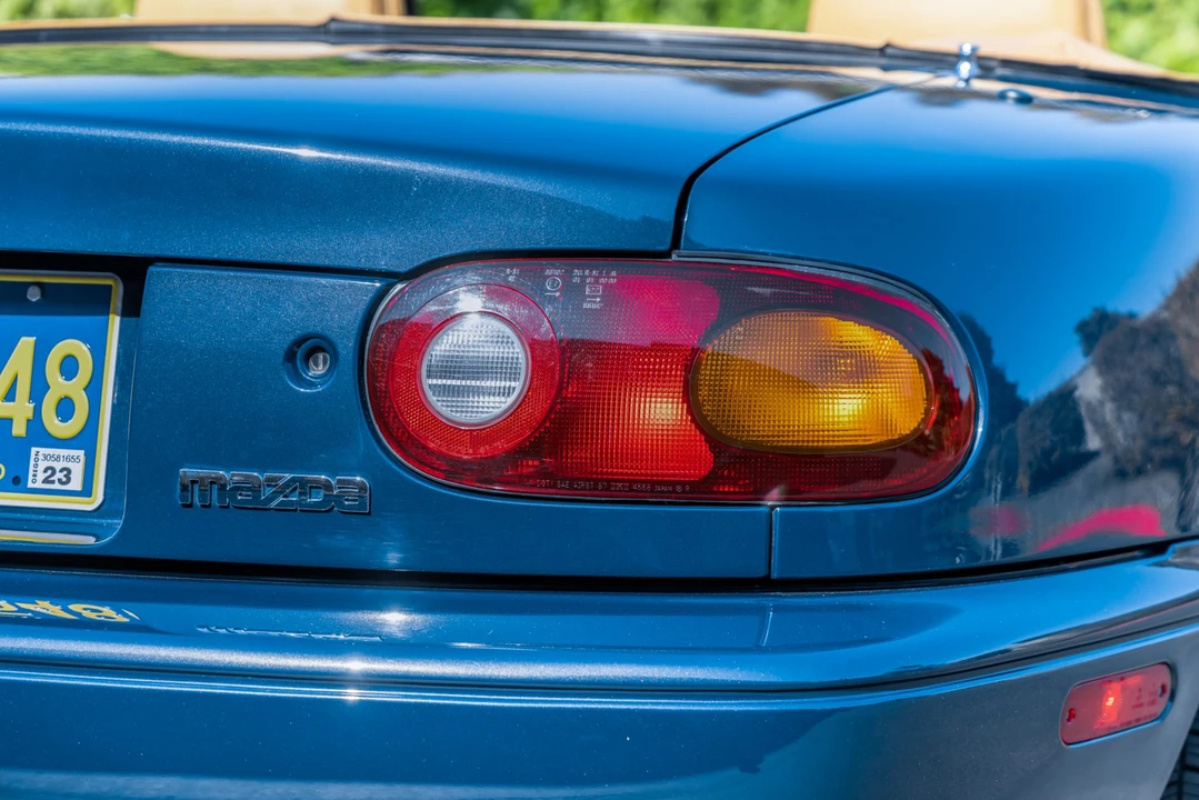 1994 Mazda NA MX-5 Miata - Image 26 of 31