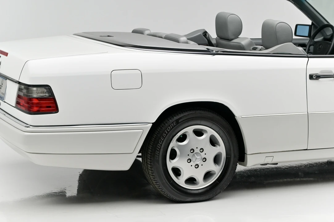 1995 Mercedes-Benz W124 E-Class - Image 16 of 31