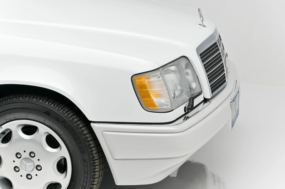 1995 Mercedes-Benz W124 E-Class - Image 12 of 31