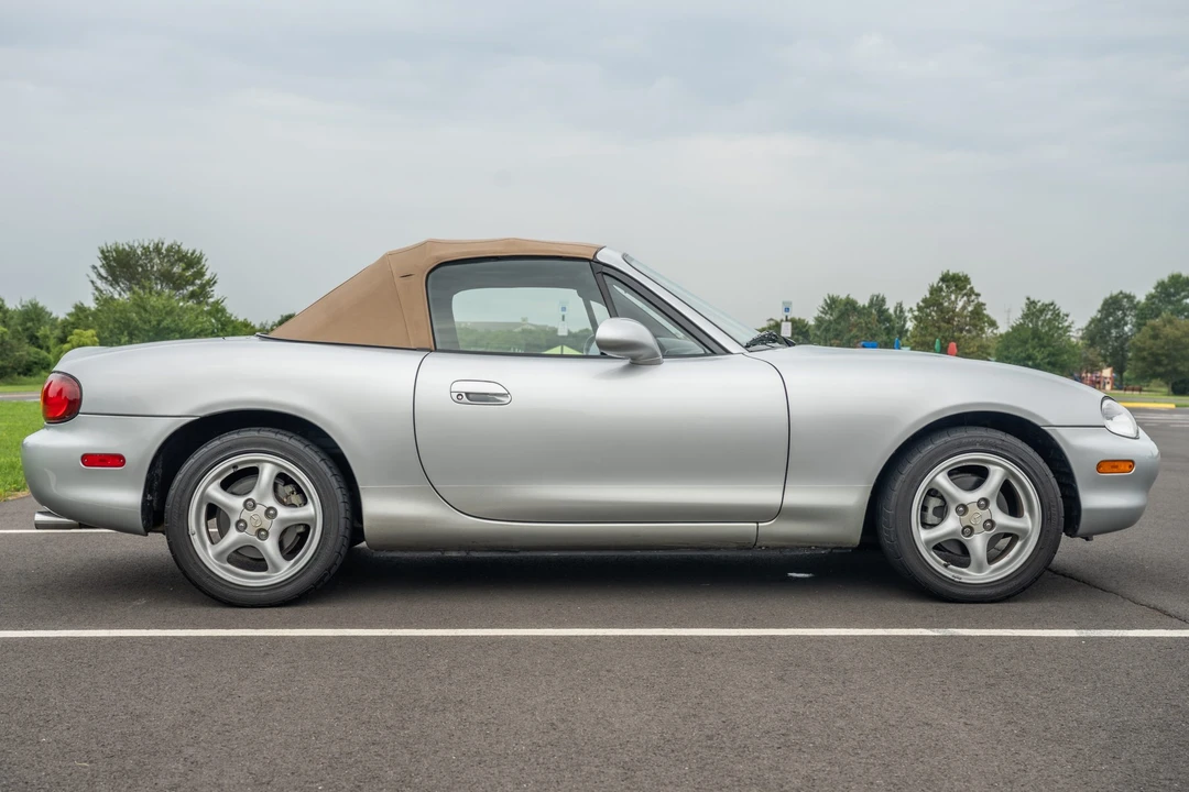 1999 Mazda NB MX-5 Miata - Image 15 of 31
