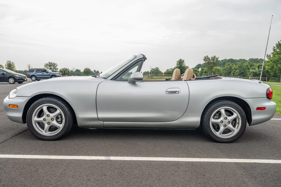 1999 Mazda NB MX-5 Miata - Image 3 of 31
