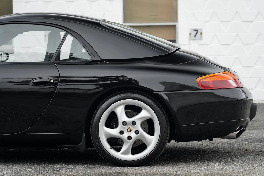 1999 Porsche 996 Carrera - Image 28 of 31