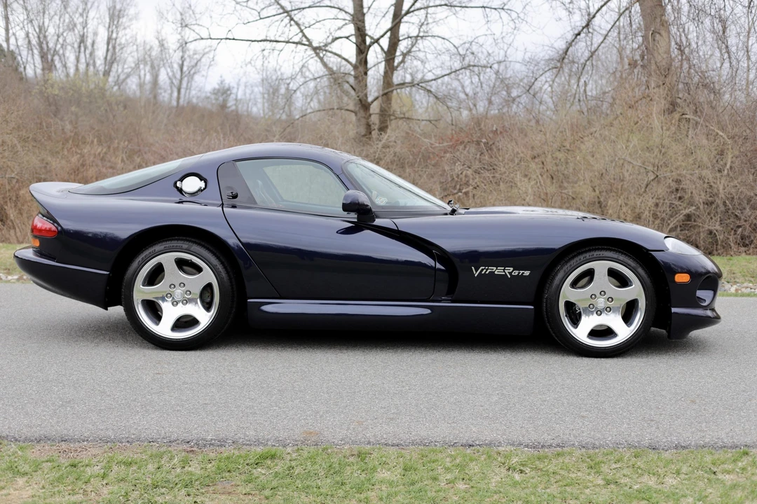 2001 Dodge Viper GTS 2nd Gen - Image 17 of 31
