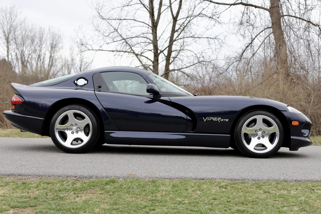 2001 Dodge Viper GTS 2nd Gen - Image 18 of 31