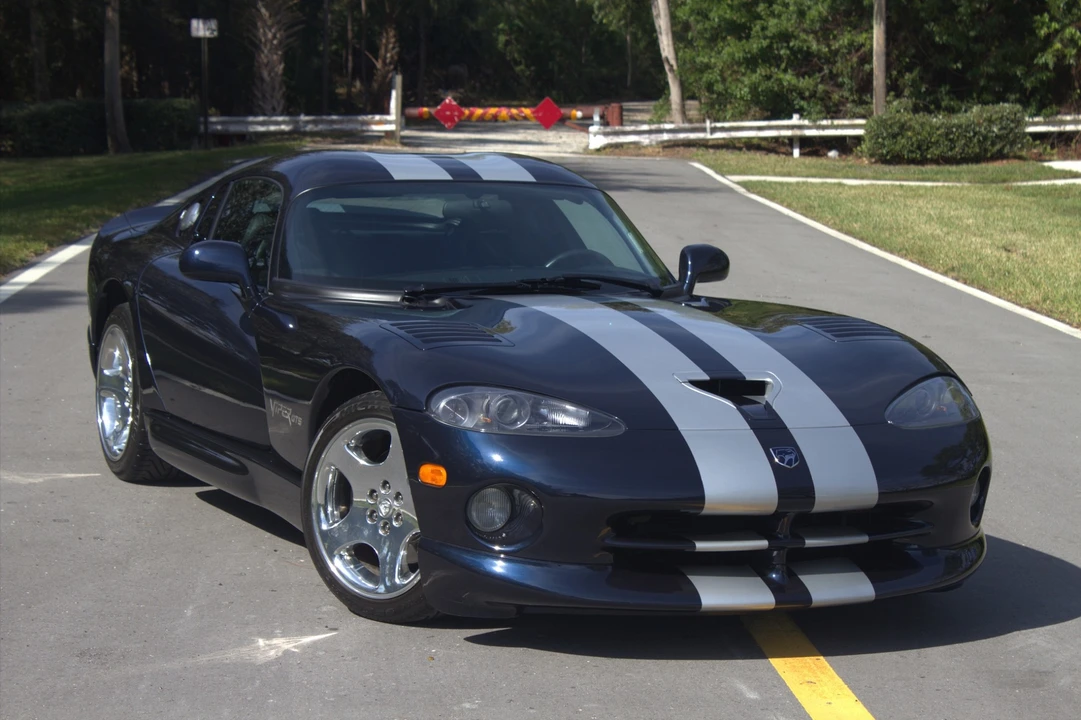 2001 Dodge Viper GTS 2nd Gen - Image 22 of 31