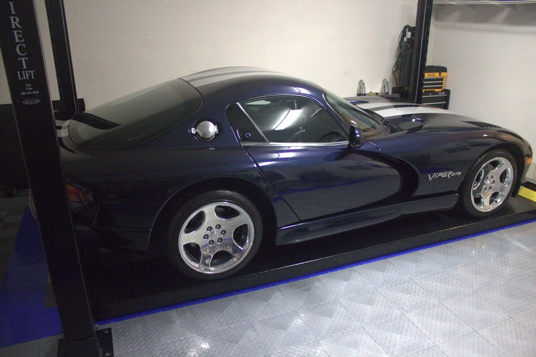2001 Dodge Viper GTS 2nd Gen - Image 27 of 31