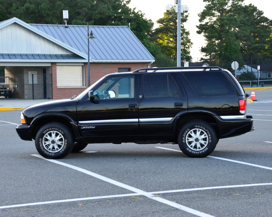 2001 GMC S-15 Jimmy 2nd Gen - Image 5 of 31